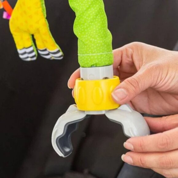 Infantino Clip N' Play Travel Arch with 3 Removable Animal Friends - Picture 4 of 10